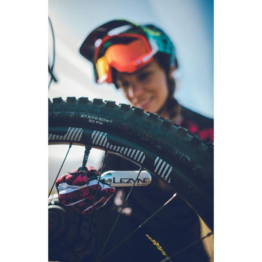 Kit lezyne twin de CO2 25gr, desmontadores, parches