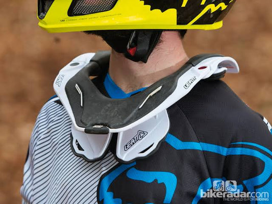 Protector de cuello y cervicales leatt 5.5