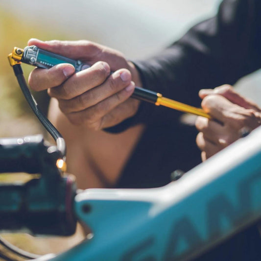 Bomba para suspensiones lezyne manómetro dgital drive