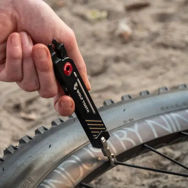 WOLFTOOTH PINZA CANDADO CADENA CON 8 PUNTAS