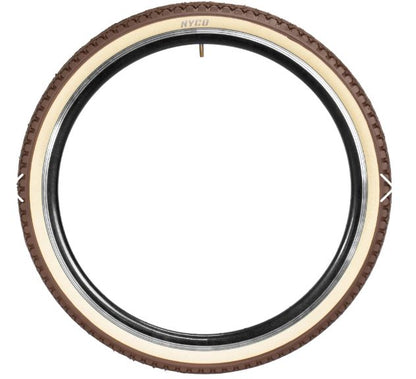Llanta 24 x 2.125 chocolate - crema Nyco