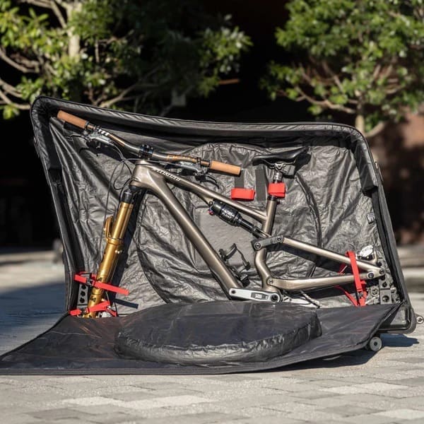 Maleta para bicicleta EVOC Mountain Bag PRO Black