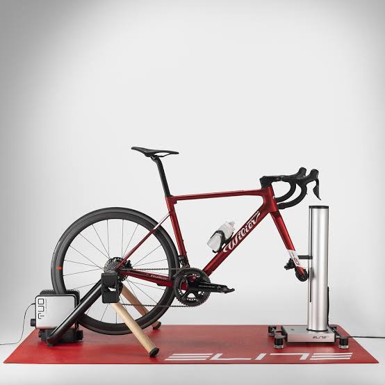 Rodillo entrenador elite tuo interactivo