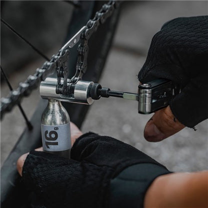 Kit topeak multi herramienta, parches tubeless y boquilla con tanque de CO2
