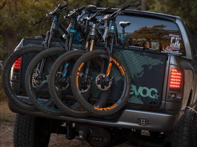 Pad  para caja camioneta EVOC Tailgate  Black M/L