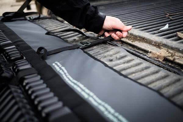 Pad  para caja camioneta EVOC Tailgate  Black M/L