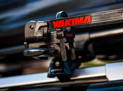 Base para rin delantero  YAKIMA  en toldo wheel house