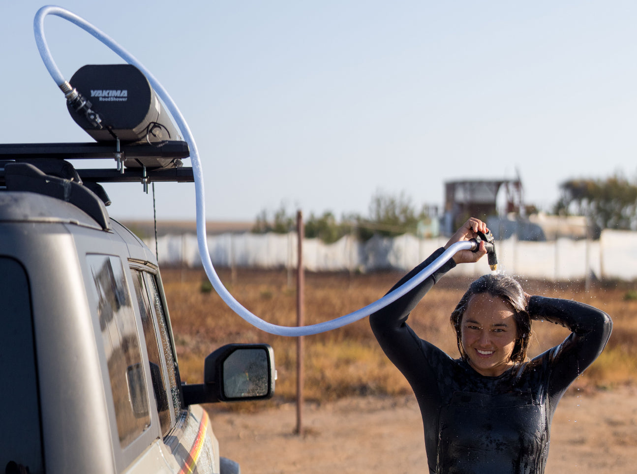 Almacenamiento portátil de agua YAKIMA road shower 4gal