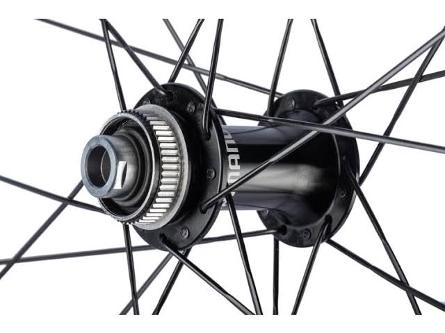 Juego de rines  Shimano r700 WH-RS710.C32 11/12v 100 x 142mm